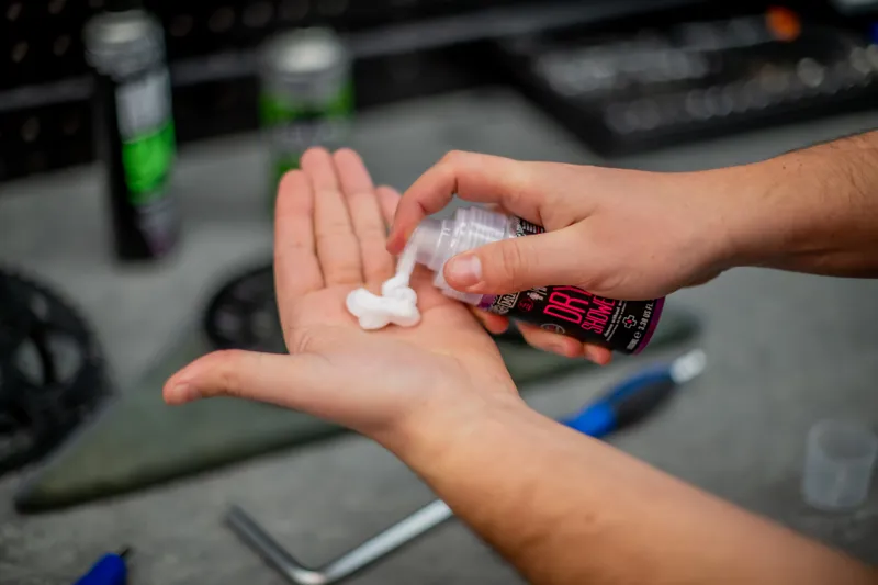 Muc-Off Dry Shower 100ml-1